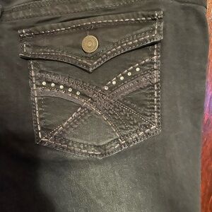 Wallflower NWT Women’s Luscious curvy fit bootcut Jeans Size 17